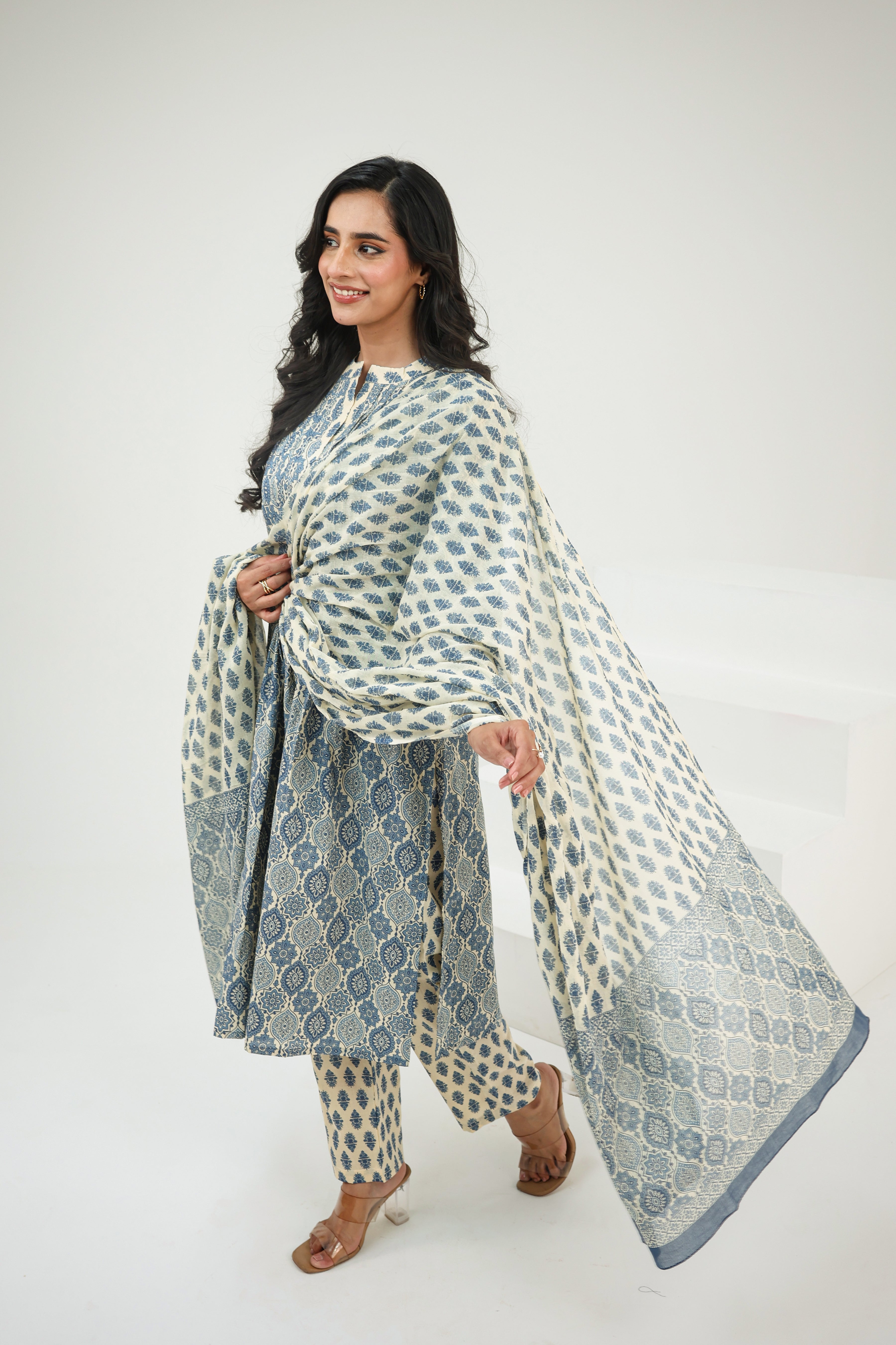 Neel Noor Suit Set